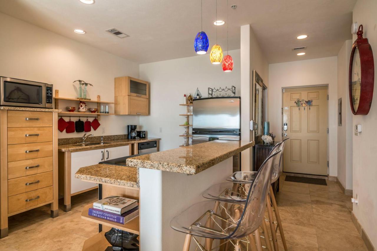 Apartamento Sea Deuce By The Ocean Galveston Exterior foto