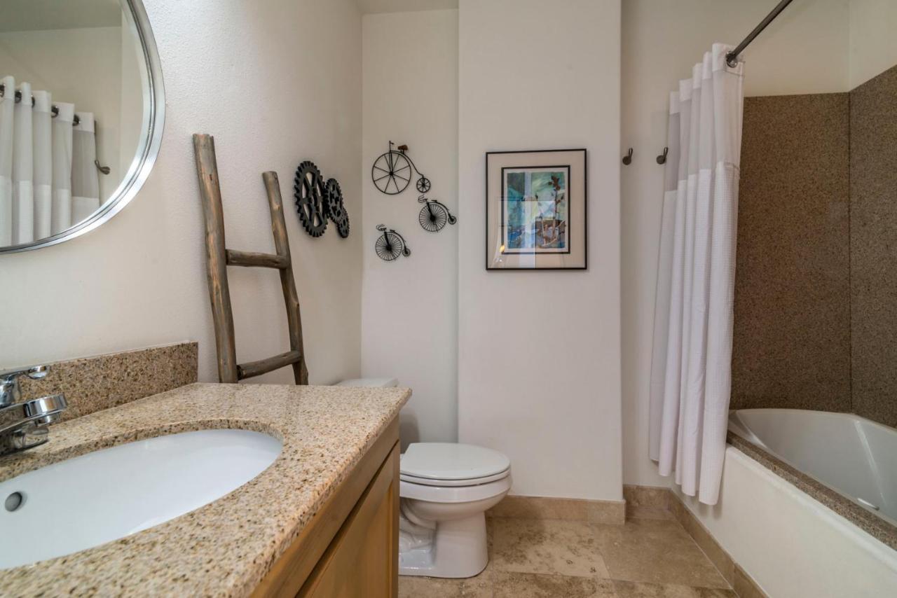 Apartamento Sea Deuce By The Ocean Galveston Exterior foto